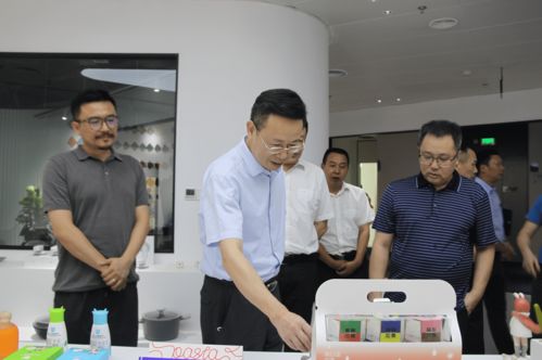 巴南区委书记、区政府区长何友生调研企业创新工作 强调持续优化创新生态以引领高质量发展